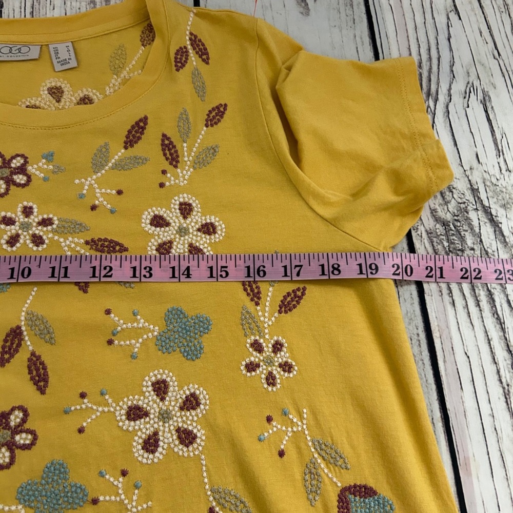 LOGO Lori Goldstein Mustard Yellow Floral Embroidered Sharkbite Boho Tunic Top M - Picture 6 of 7